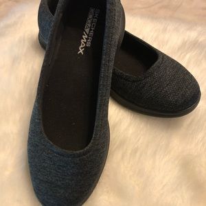 Like New  GoGa Max Women’s Sketchers 8.5